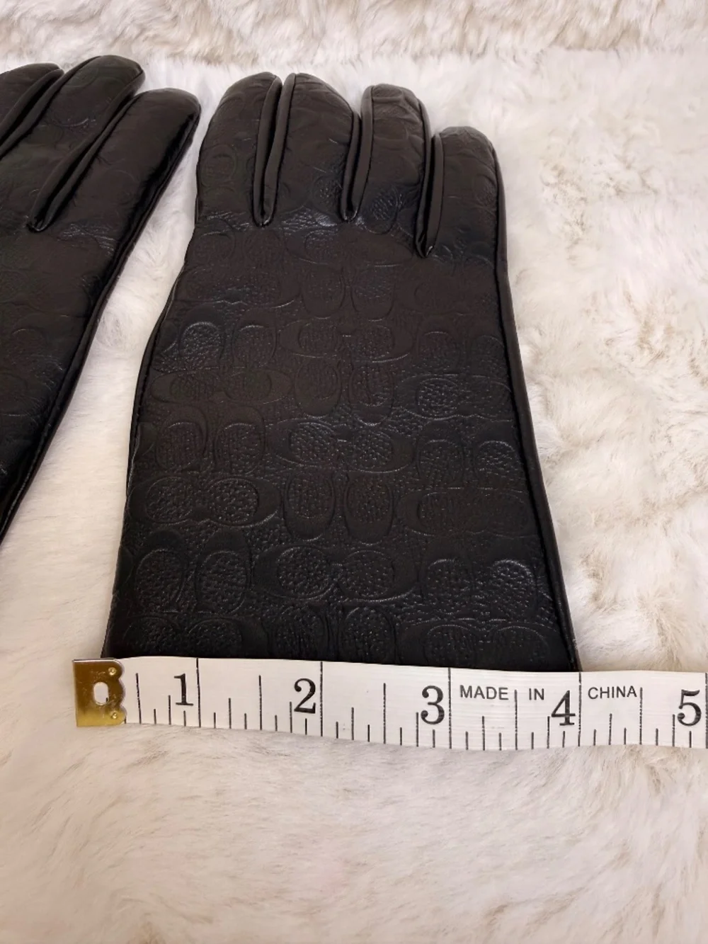 NWOT Coach Signature Sheep Leather 100% Wool Lining Tech Gloves in Black Size 8